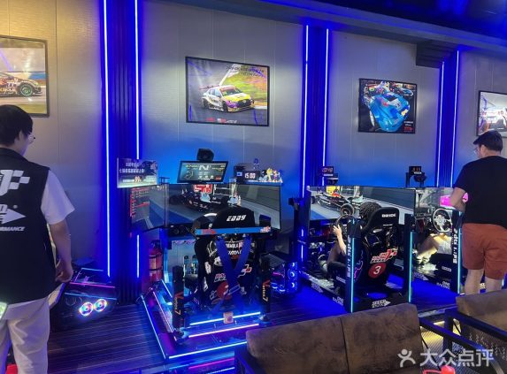 Full Motion Racing Simulator